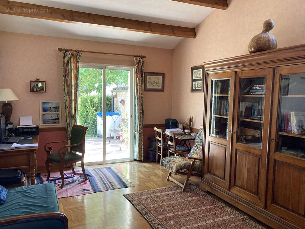Maison Nieul sur Mer, 3 chambres, 3 garages, piscine, dépendances. - photo 13