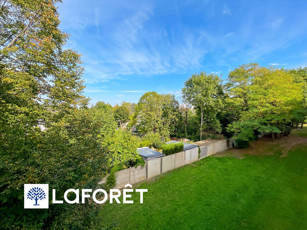Appartement à SAINTE-GENEVIEVE-DES-BOIS