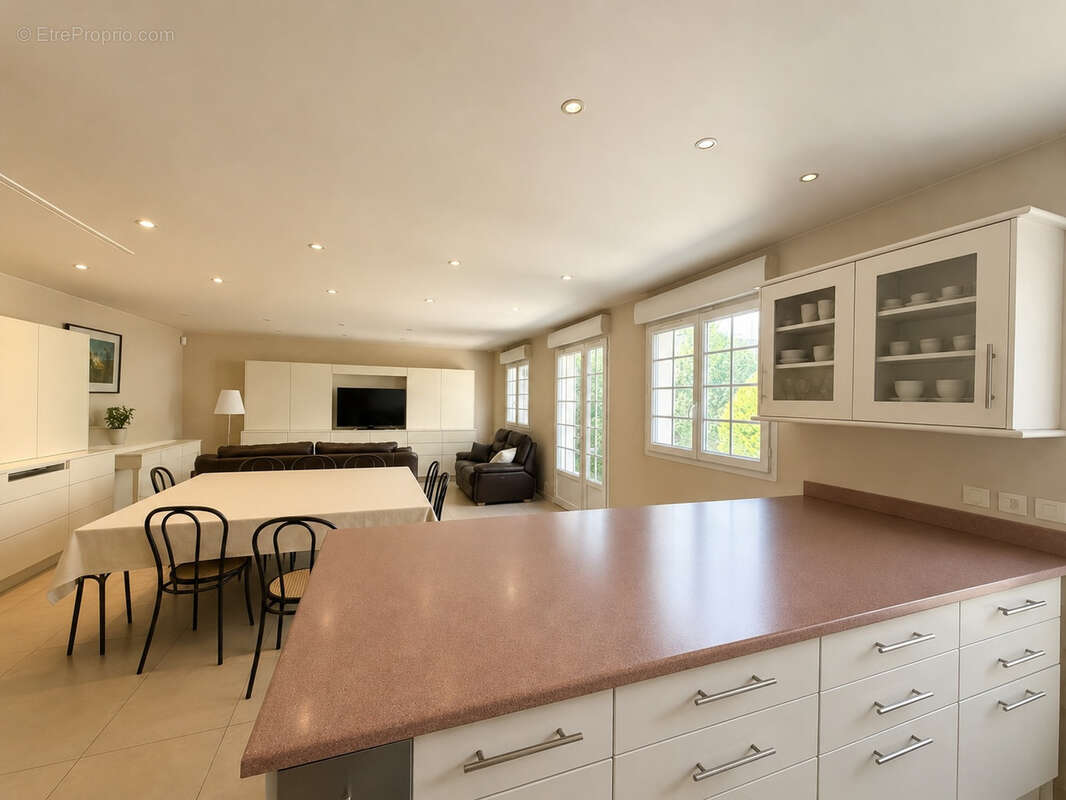 Appartement à VILLENEUVE-LE-ROI