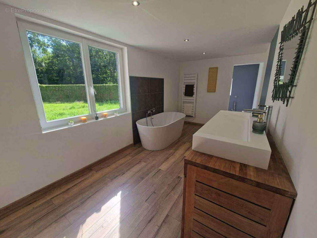 Maison à MONT-SAINT-ELOI