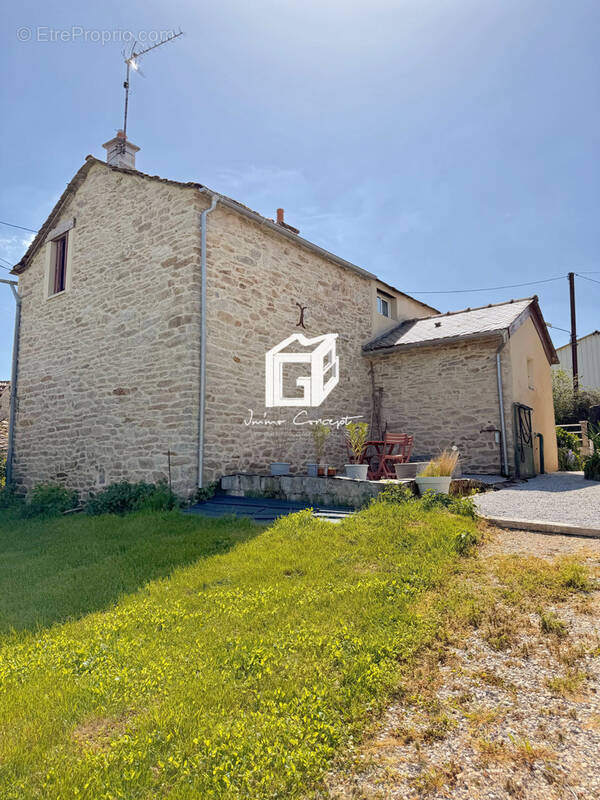 Maison à TREMOUILLES