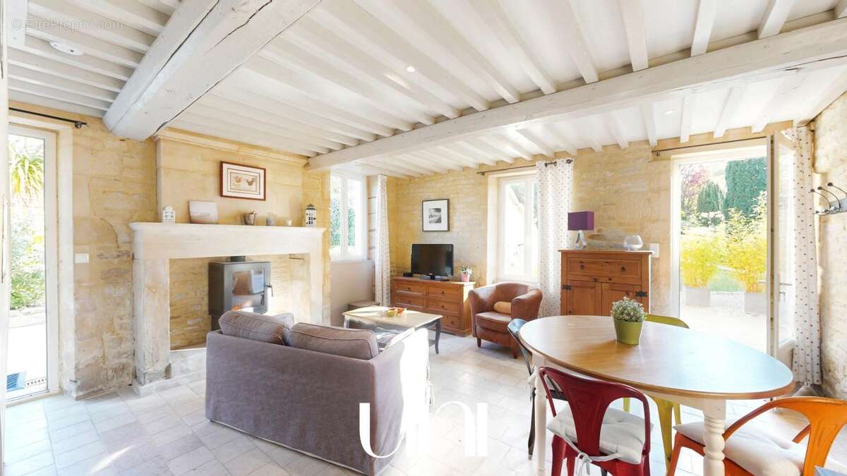 Maison à FONTAINE-HENRY