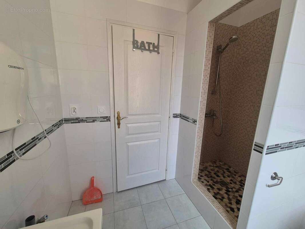   - Appartement à DRAGUIGNAN