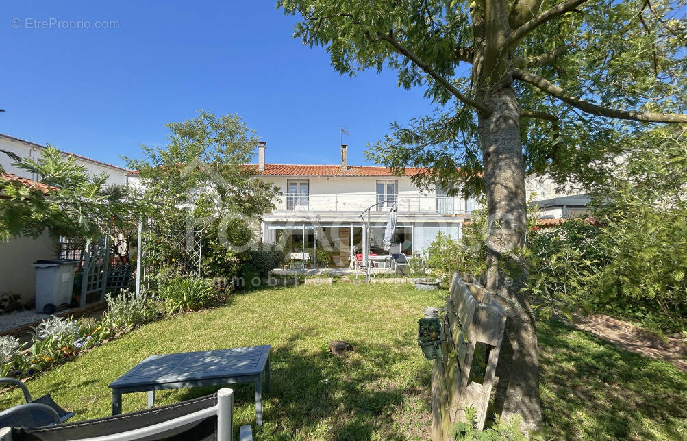 Maison à SAINT-JUST-LUZAC