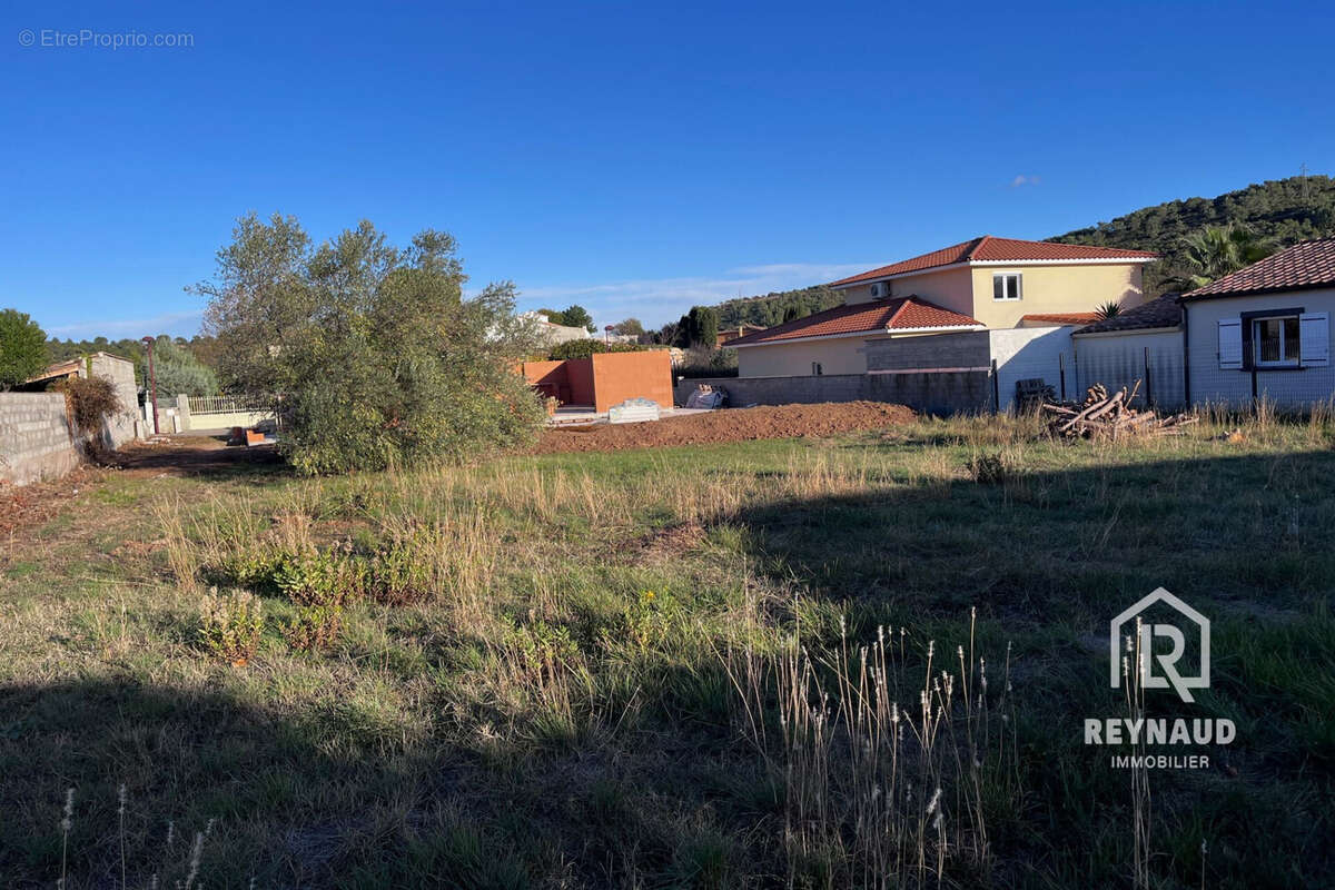 Terrain à CLERMONT-L&#039;HERAULT