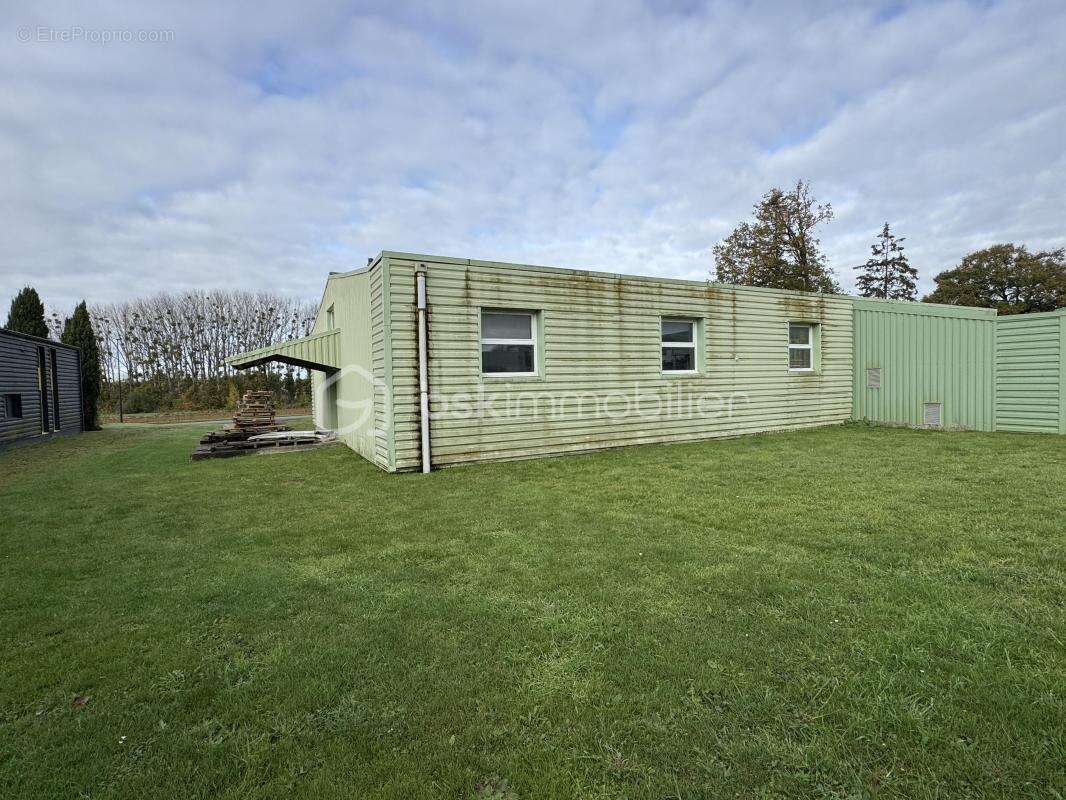 Commerce à SAINT-M'HERVE