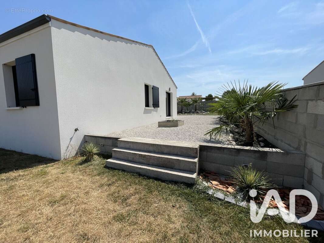 Maison 102 m² à Germignac  - photo 6