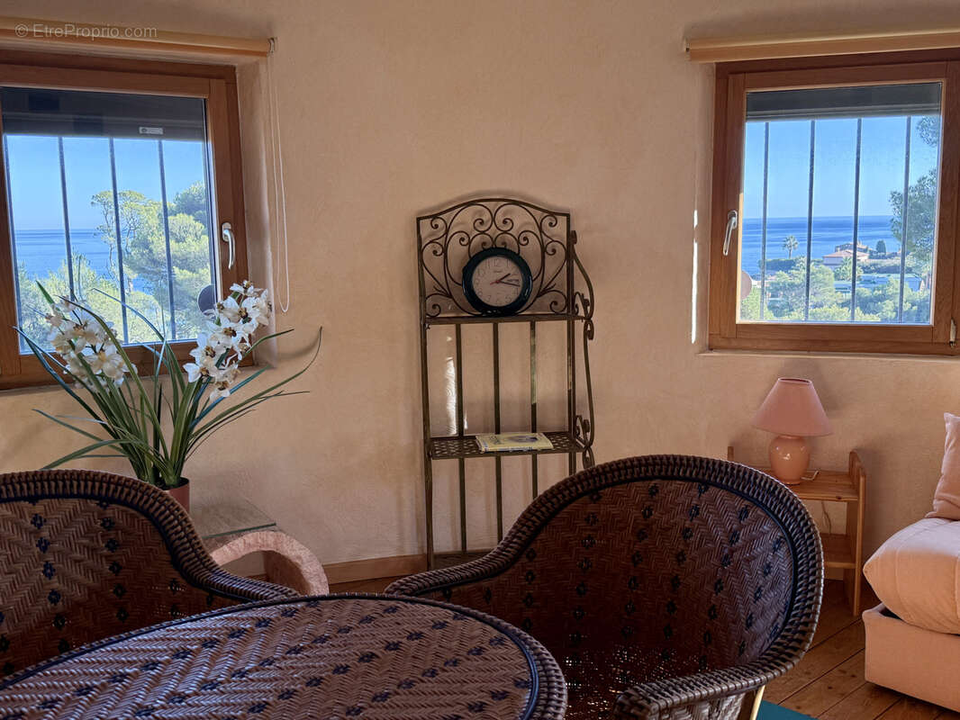 Appartement à ROQUEBRUNE-SUR-ARGENS