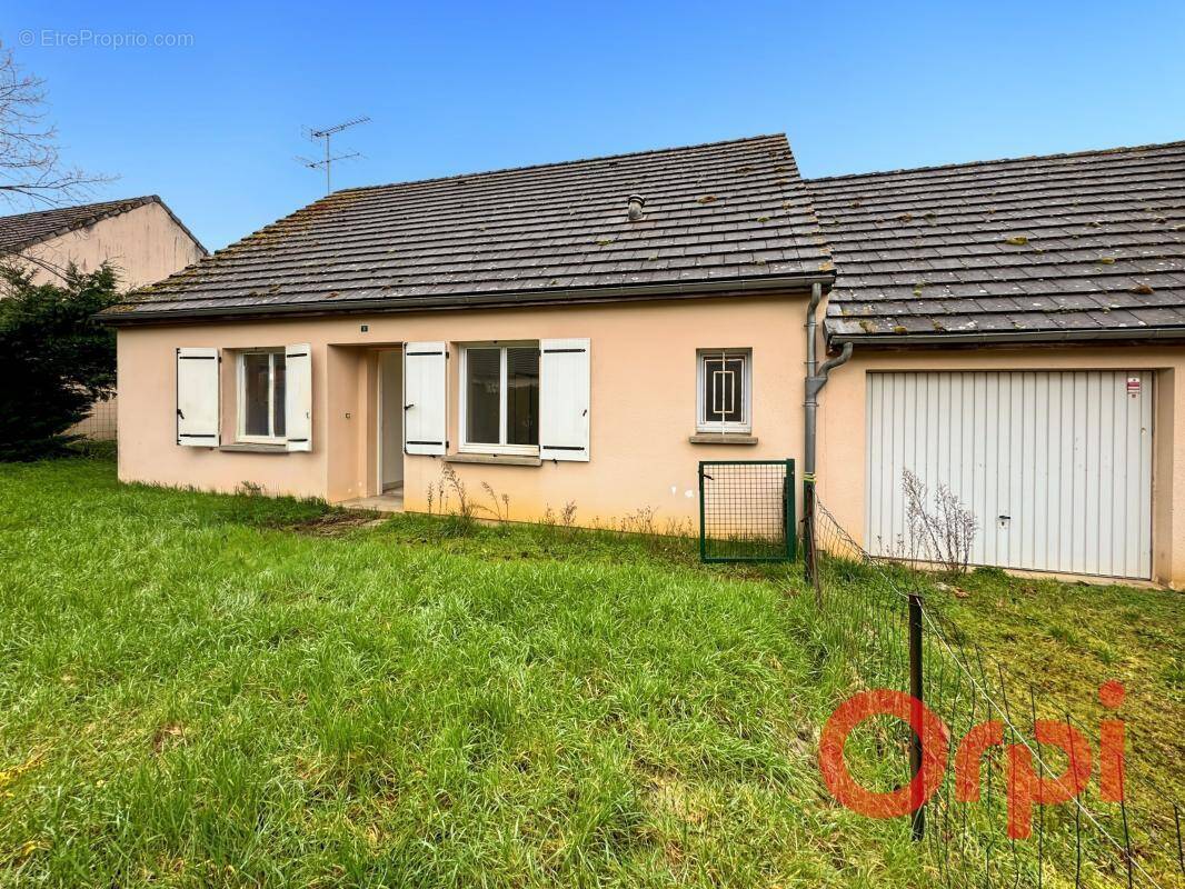 Maison à CHEZAL-BENOIT