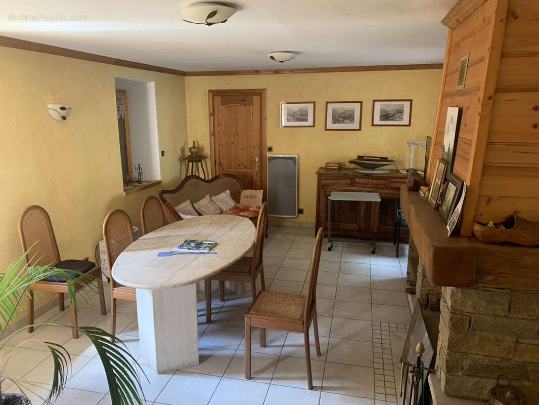 Maison à SAINT-MARCEL