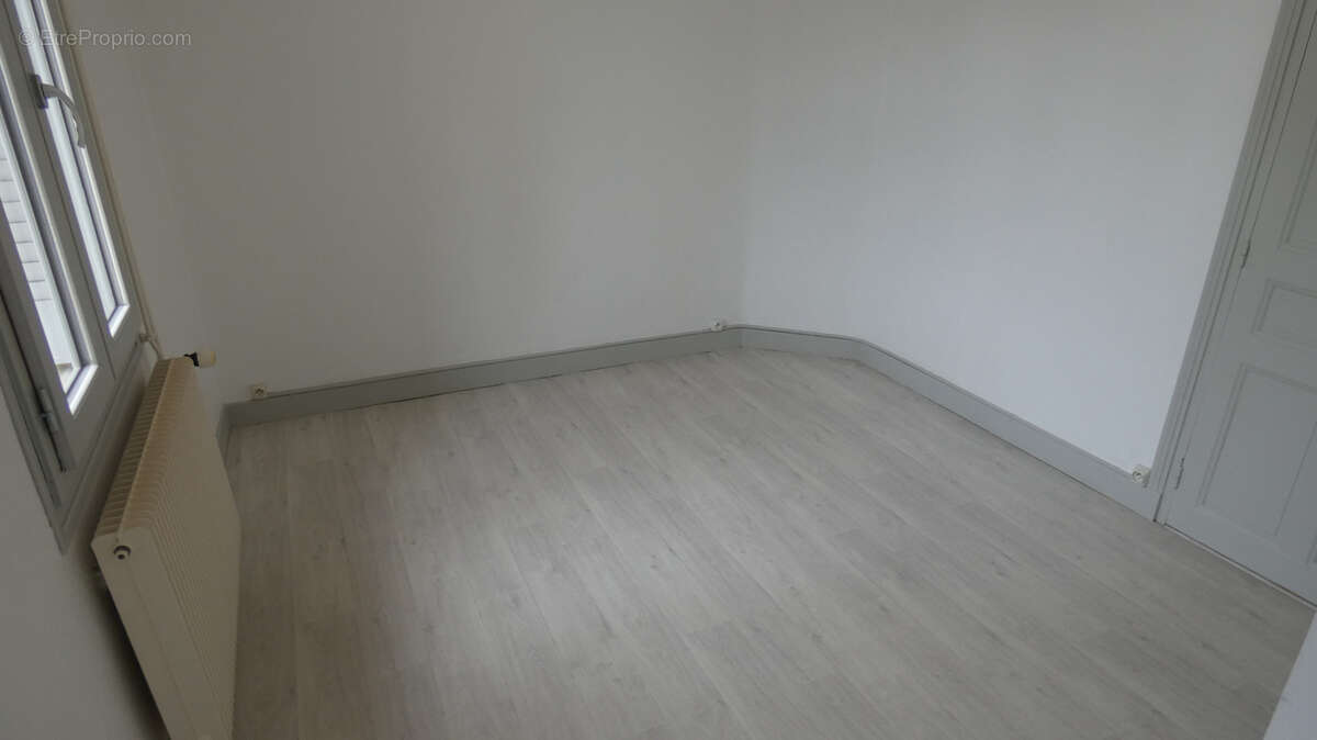 Appartement à COURPIERE