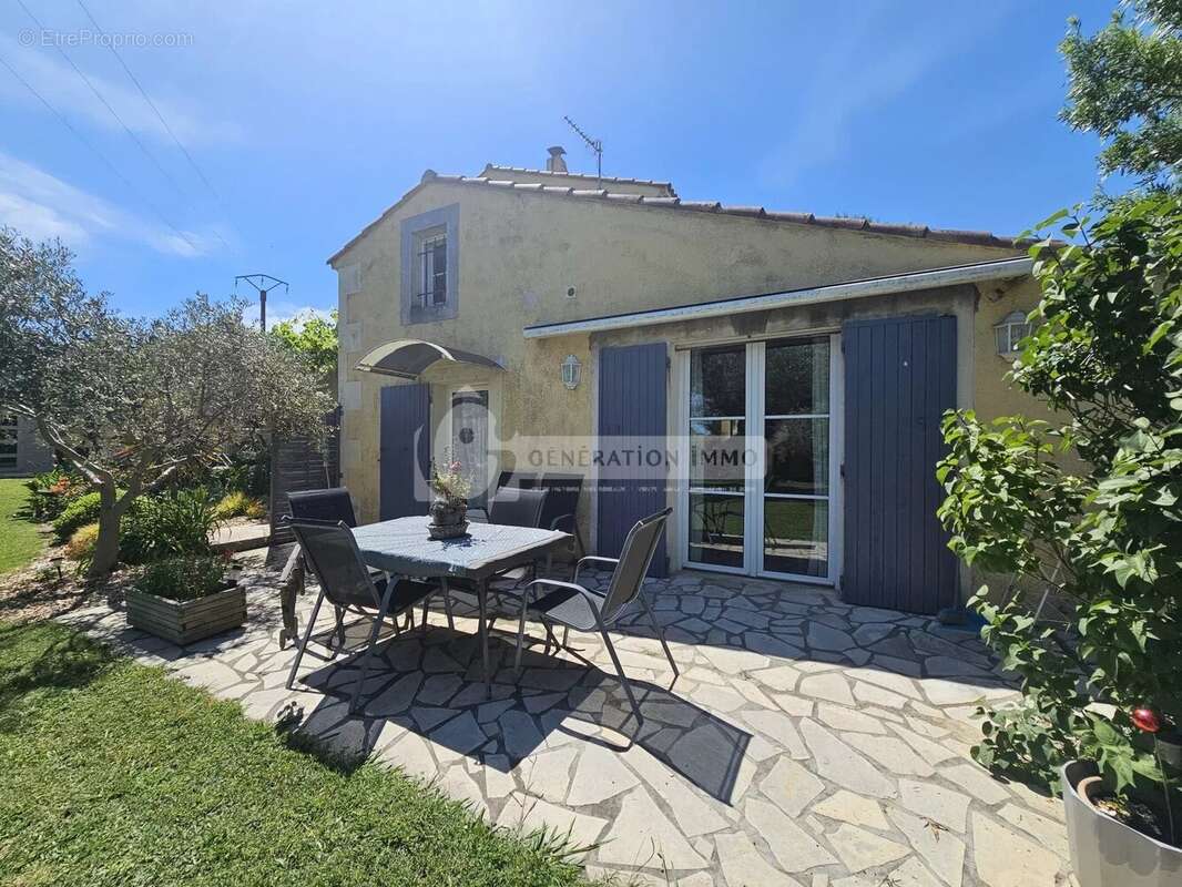 Maison à SAINT-MARTIN-DE-CRAU