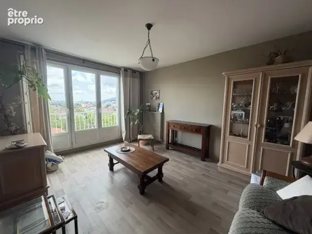Appartement à SAINT-ETIENNE