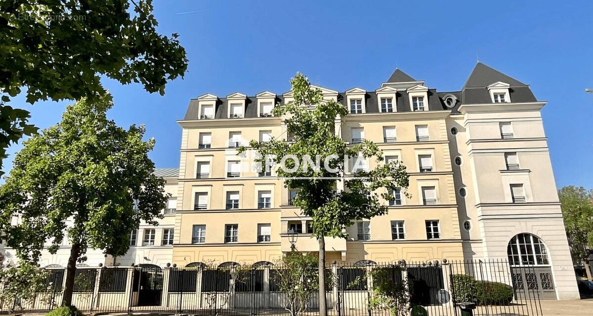 Appartement à LE PLESSIS-ROBINSON