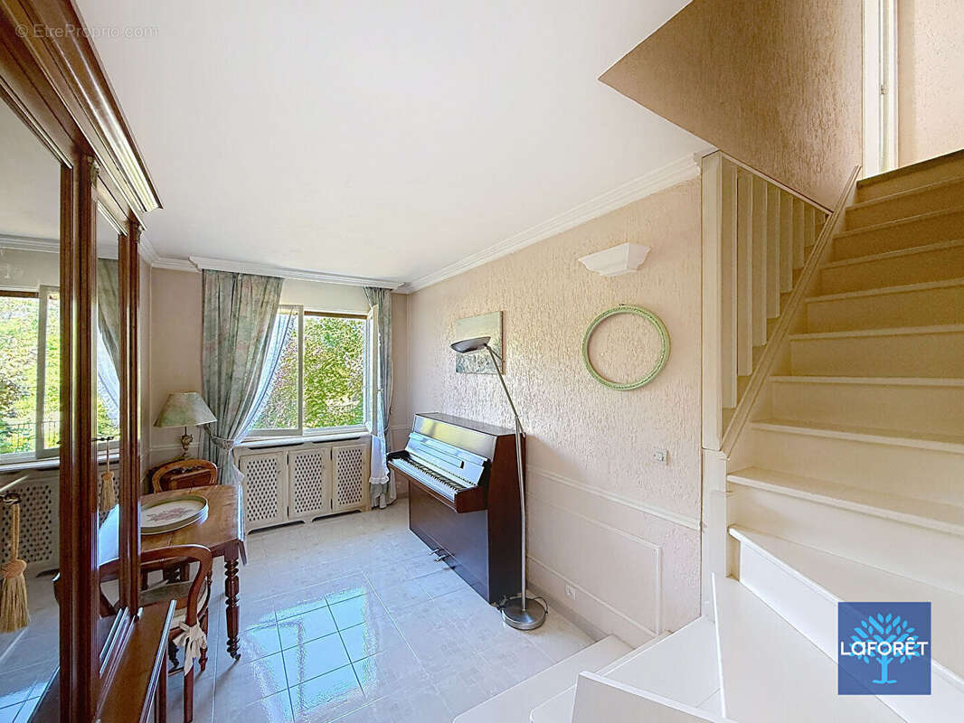 Maison à OLLAINVILLE