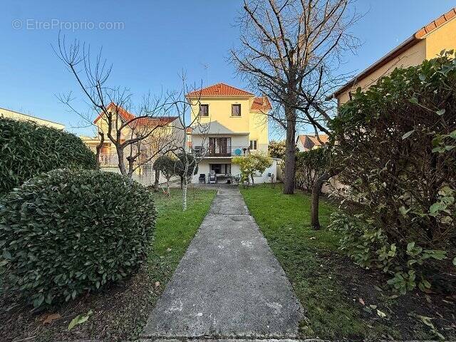 Maison à MAISONS-ALFORT