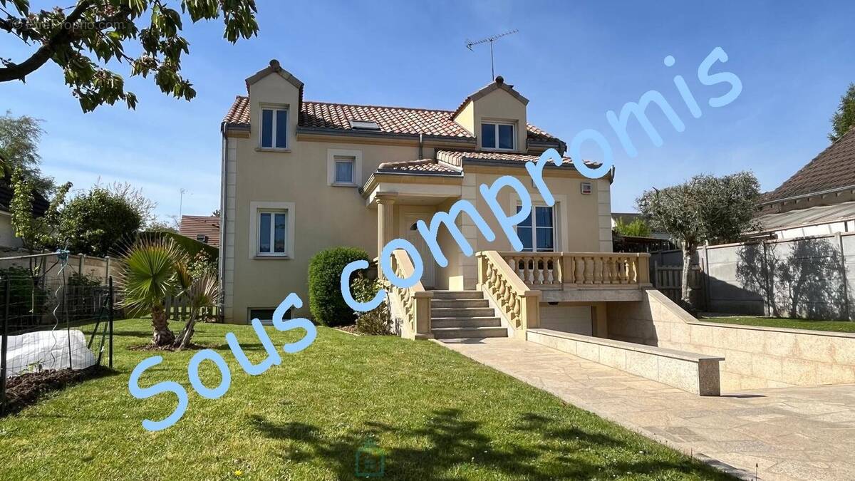 Maison à BOISSISE-LE-ROI