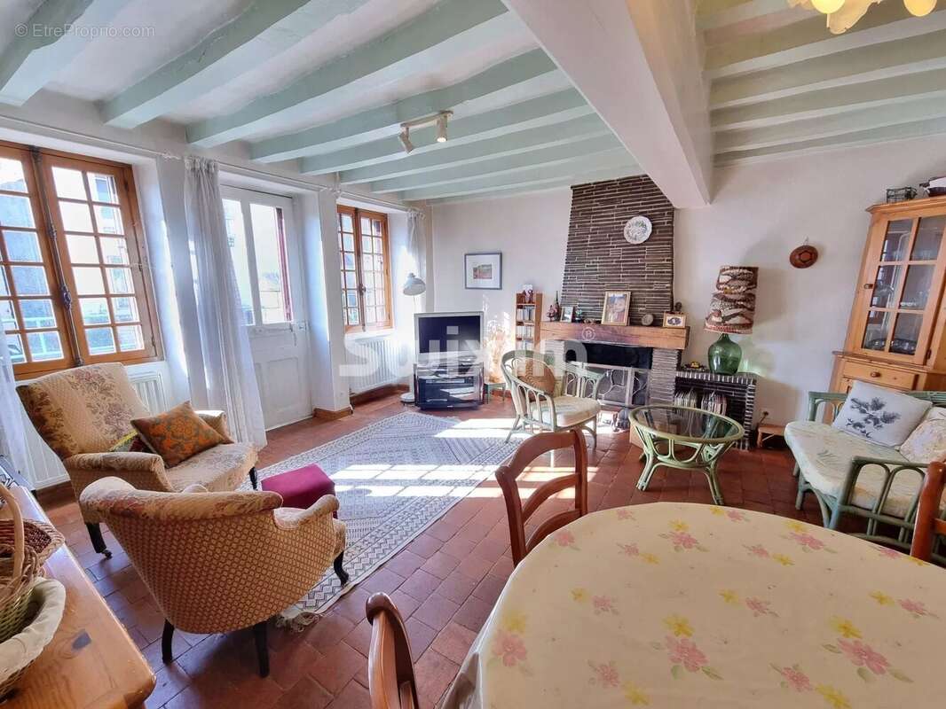 Maison à DORNECY