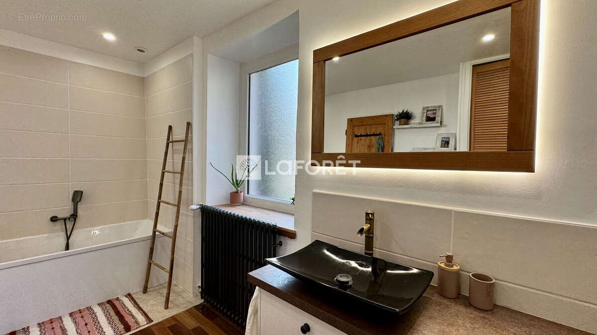 Maison à SOURCIEUX-LES-MINES