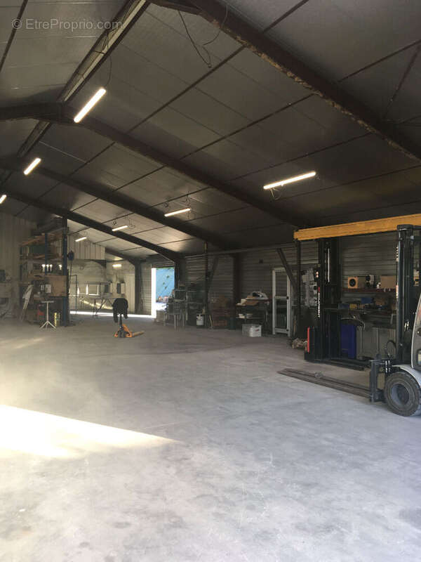 Commerce à AIXE-SUR-VIENNE