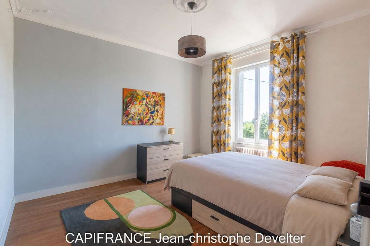 Maison bourgeoise à vendre 4 chambres SAINT DENIS DE GASTINES (53) sur terrain de 5 400 m2 - photo 11