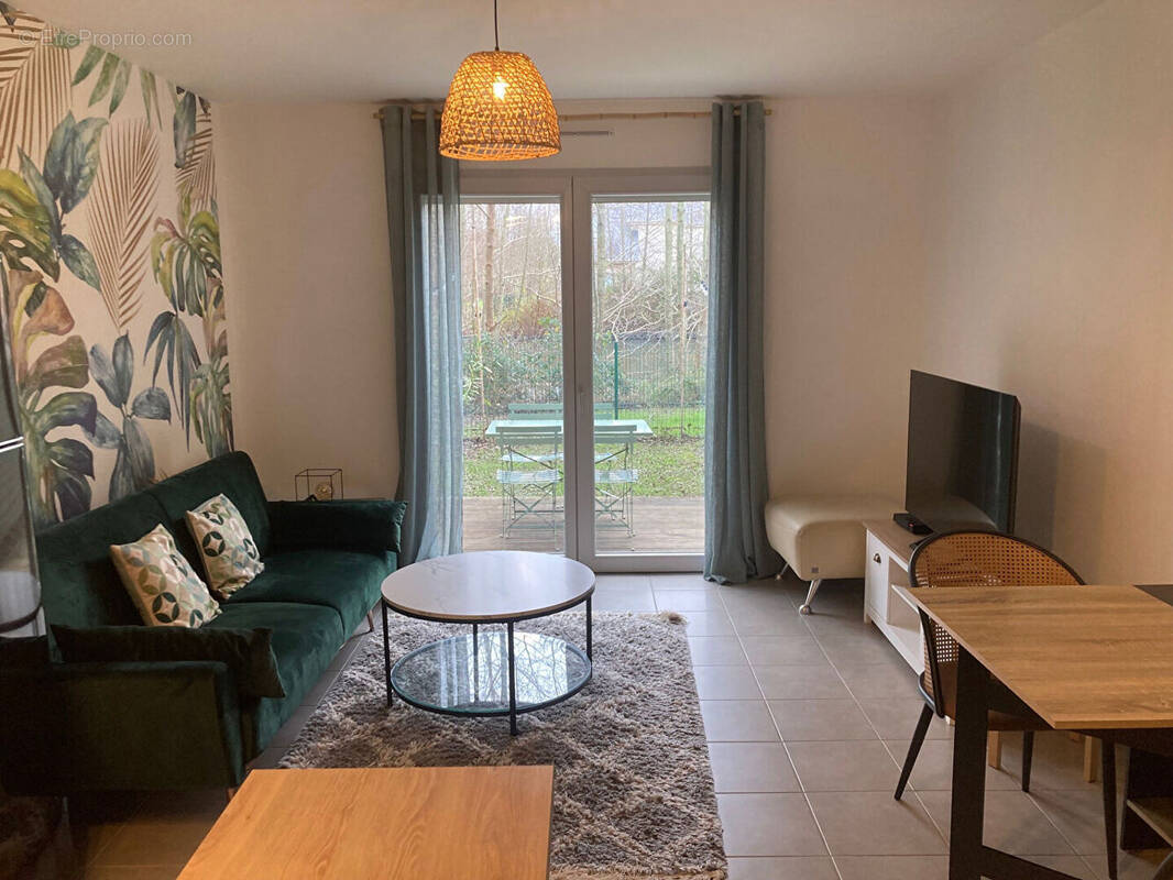 Maison à LA RIVIERE-SAINT-SAUVEUR