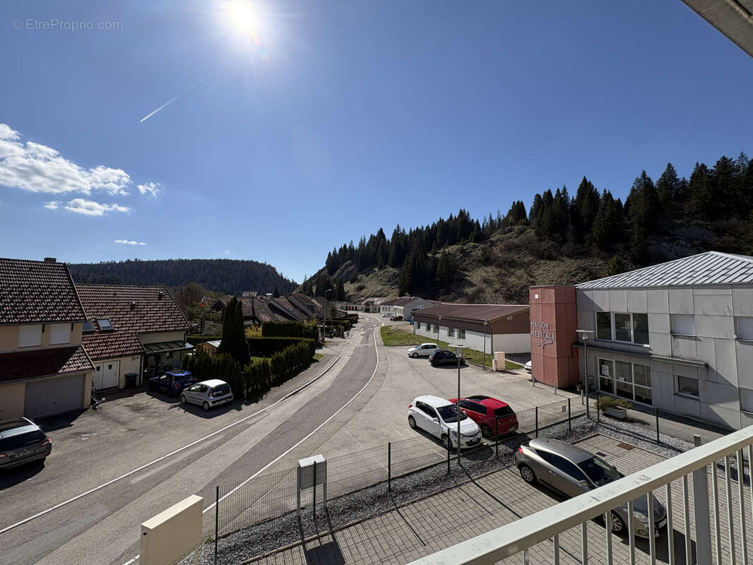 Appartement à LA CLUSE-ET-MIJOUX