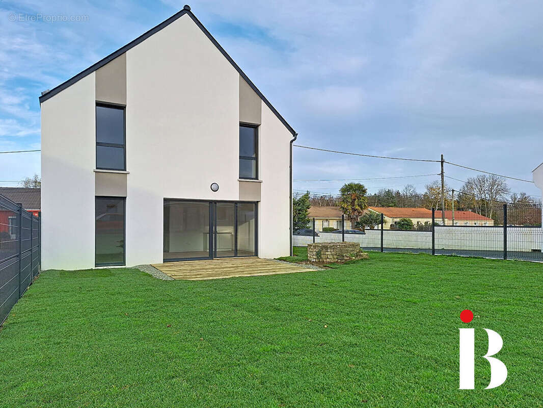 Maison à BOUGUENAIS