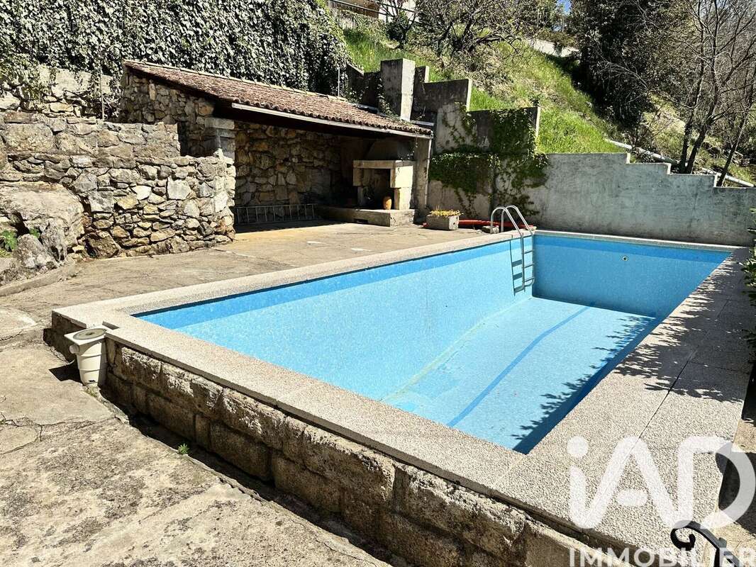 Maison 205 m² à Aubenas  - photo 8