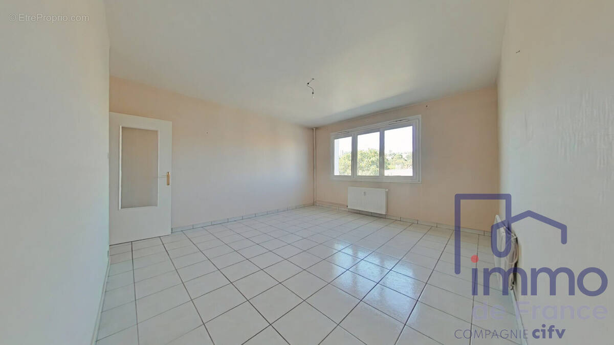 Appartement à SAINT-ETIENNE