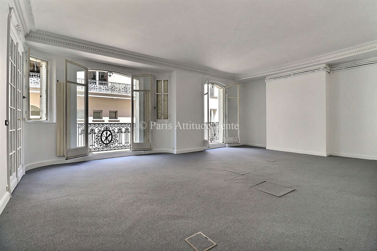 Appartement à PARIS-7E