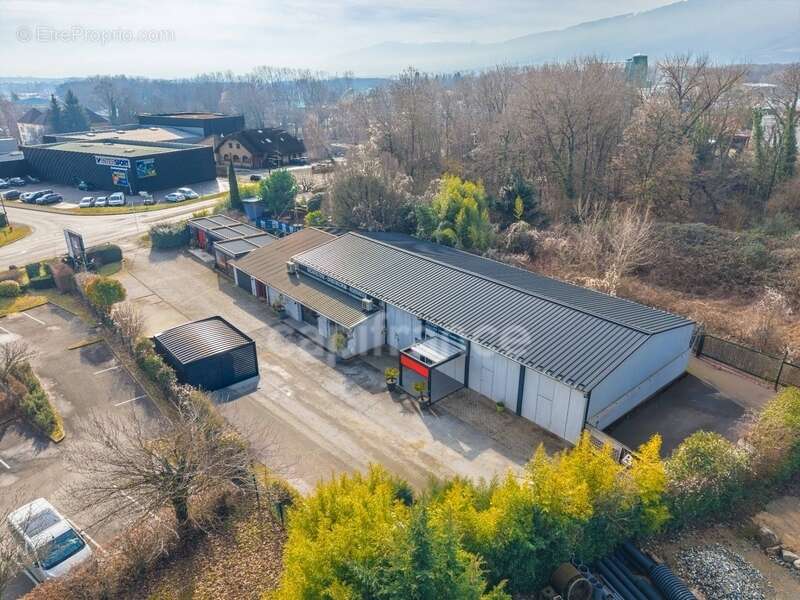 Terrain à SAINT-GENIS-POUILLY