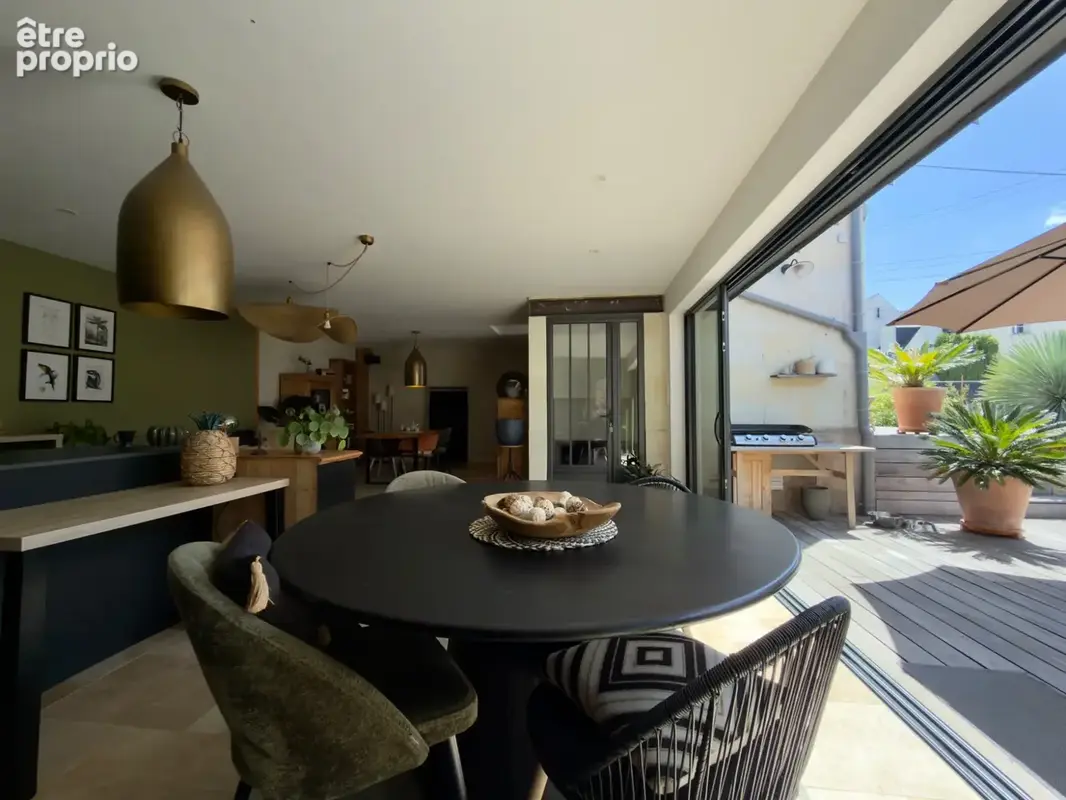 SAUMUR AGGLO, Bagneux. Maison tuffeau rénovée de 142m² avec terrasse et jardin paysagé clos - photo 9