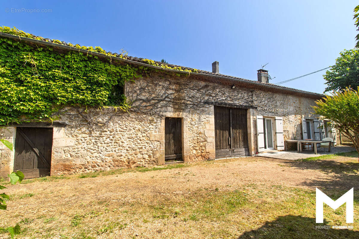 Maison à ANTONNE-ET-TRIGONANT