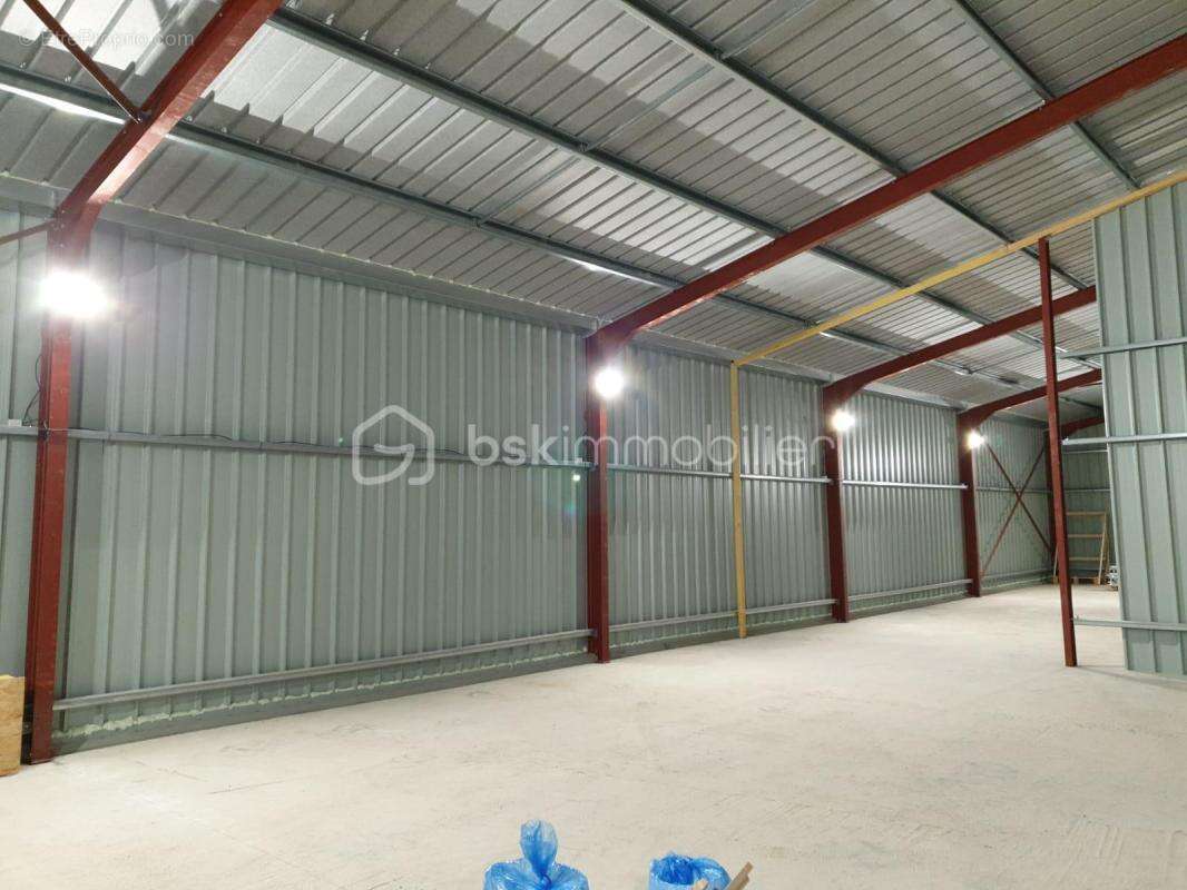 Commerce à COURLON-SUR-YONNE