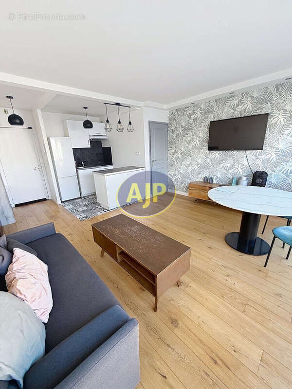 Appartement à PARIS-15E