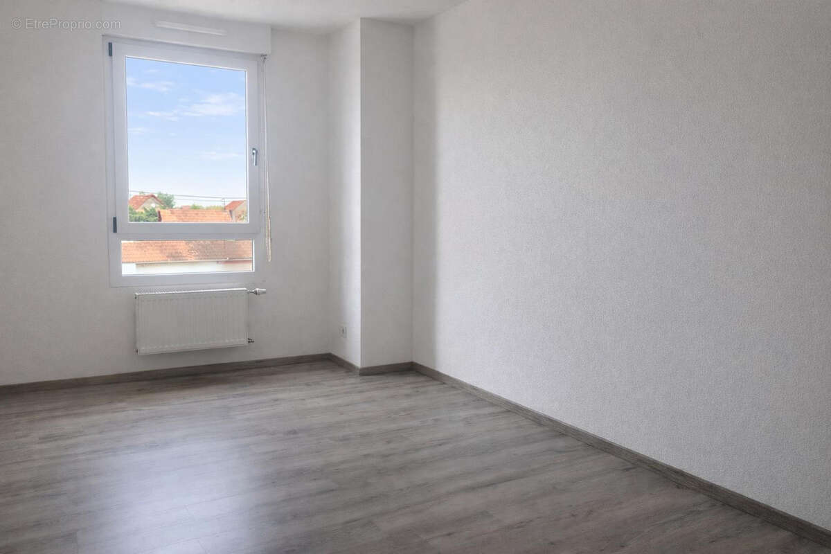 Appartement à NIEDERMODERN