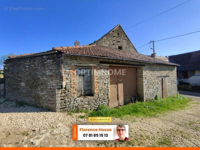 Maison à GENOUILLY