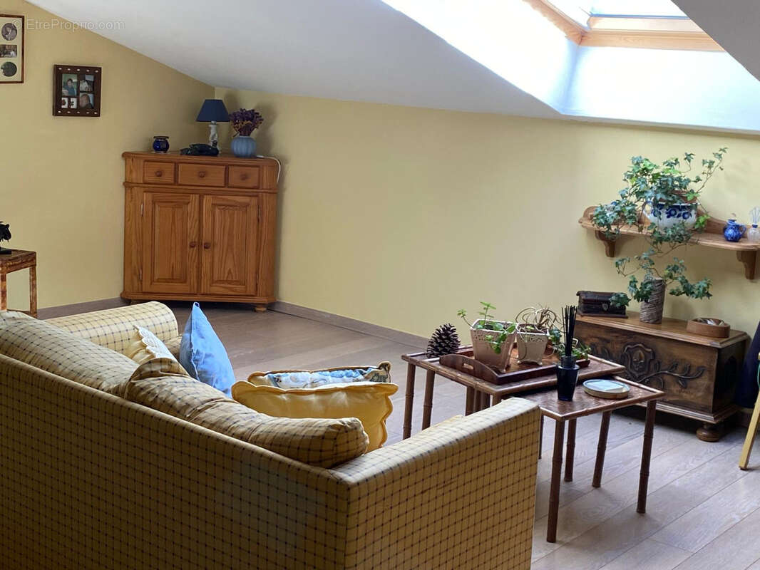 Maison à SAINT-QUENTIN-LA-POTERIE