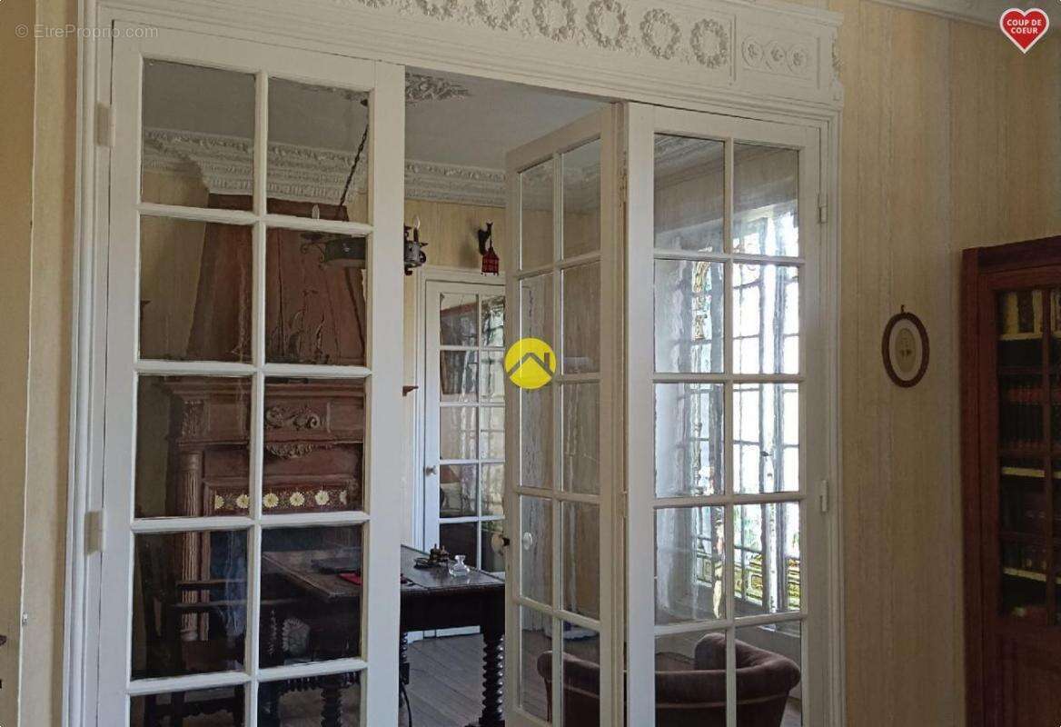 Maison à CHENIERS