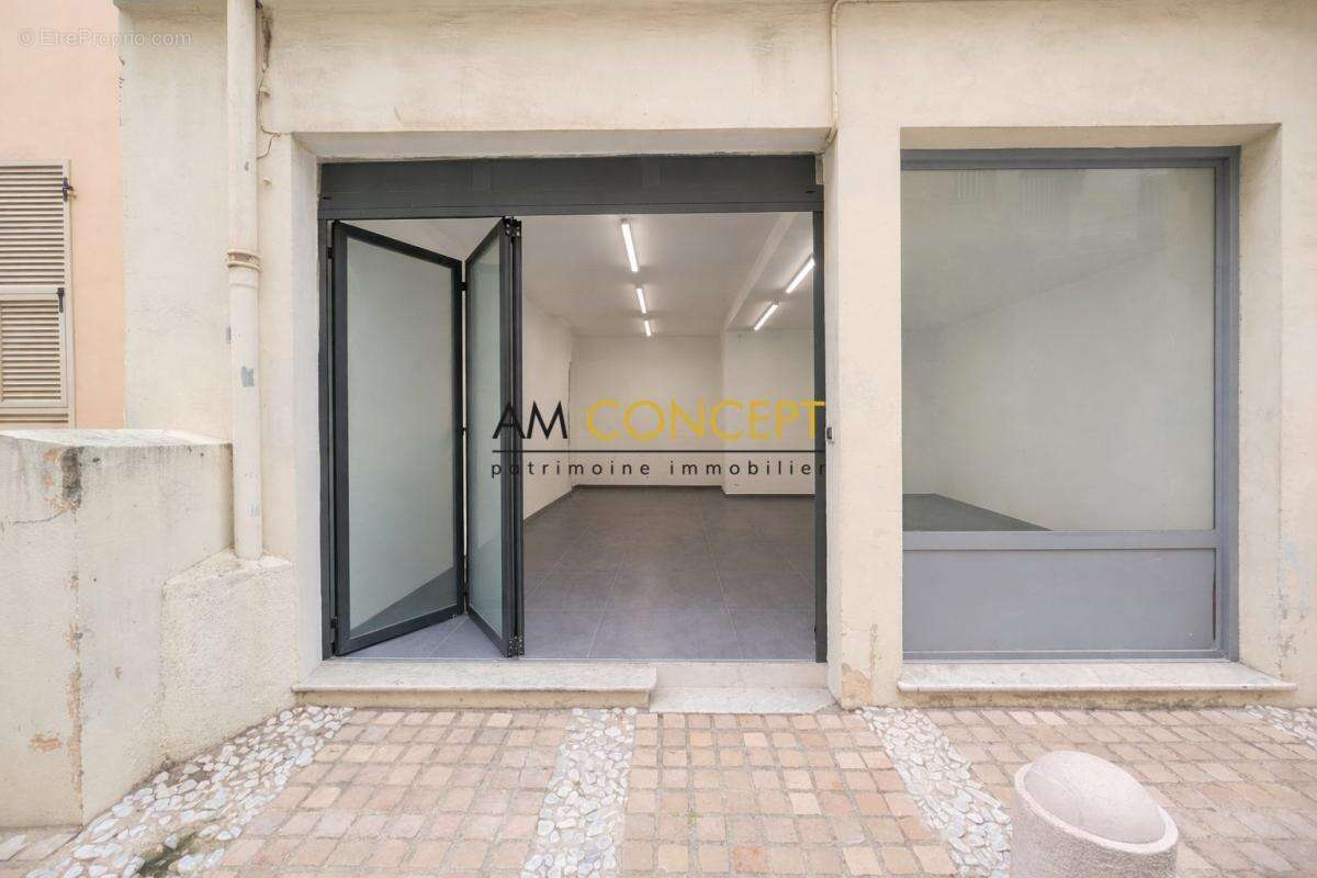 Commerce à BEAUSOLEIL