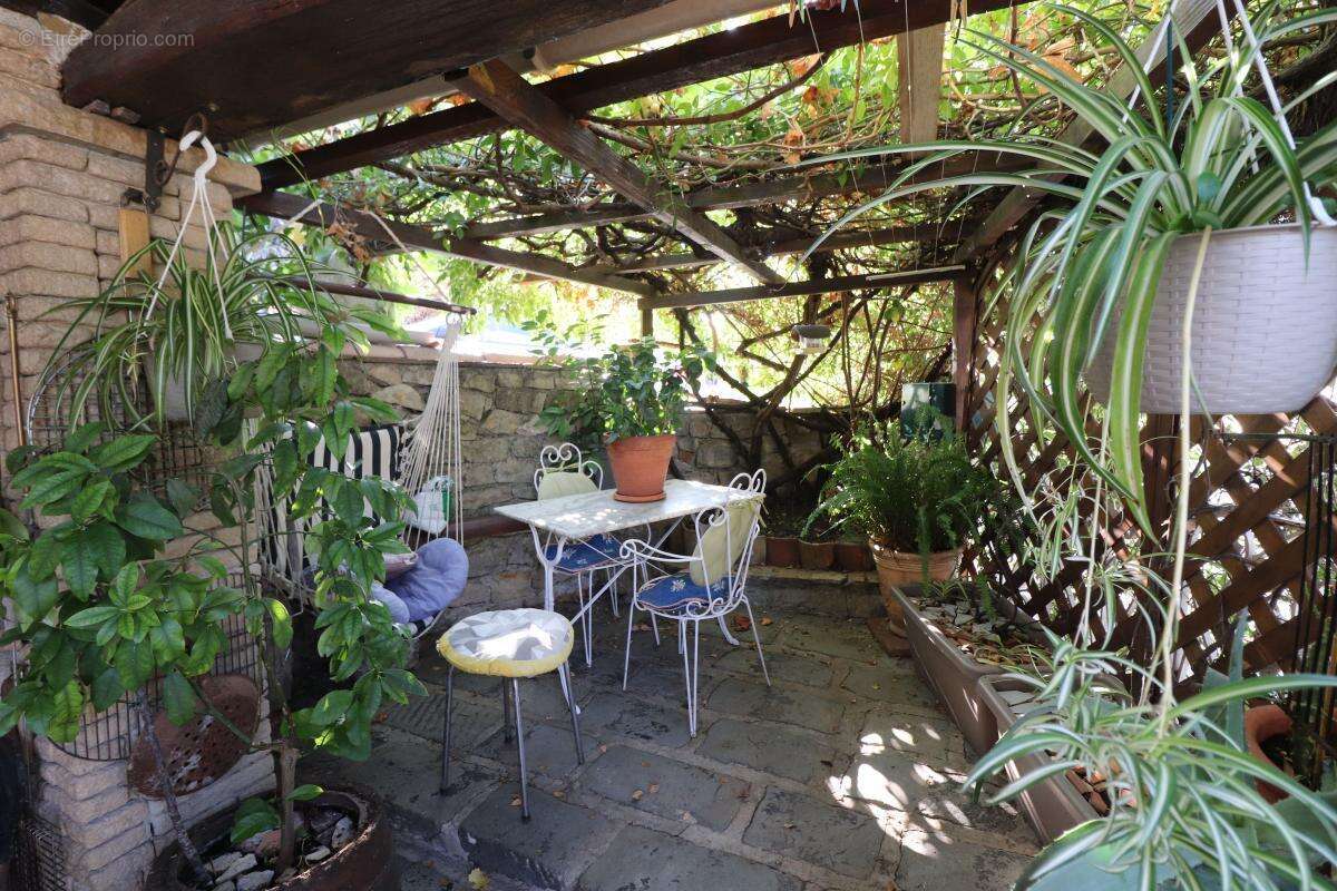 Maison à TOURRETTE-LEVENS