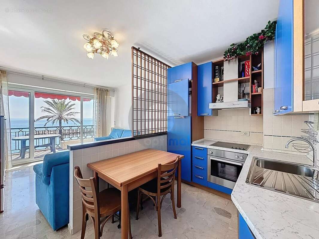 Appartement à ROQUEBRUNE-CAP-MARTIN