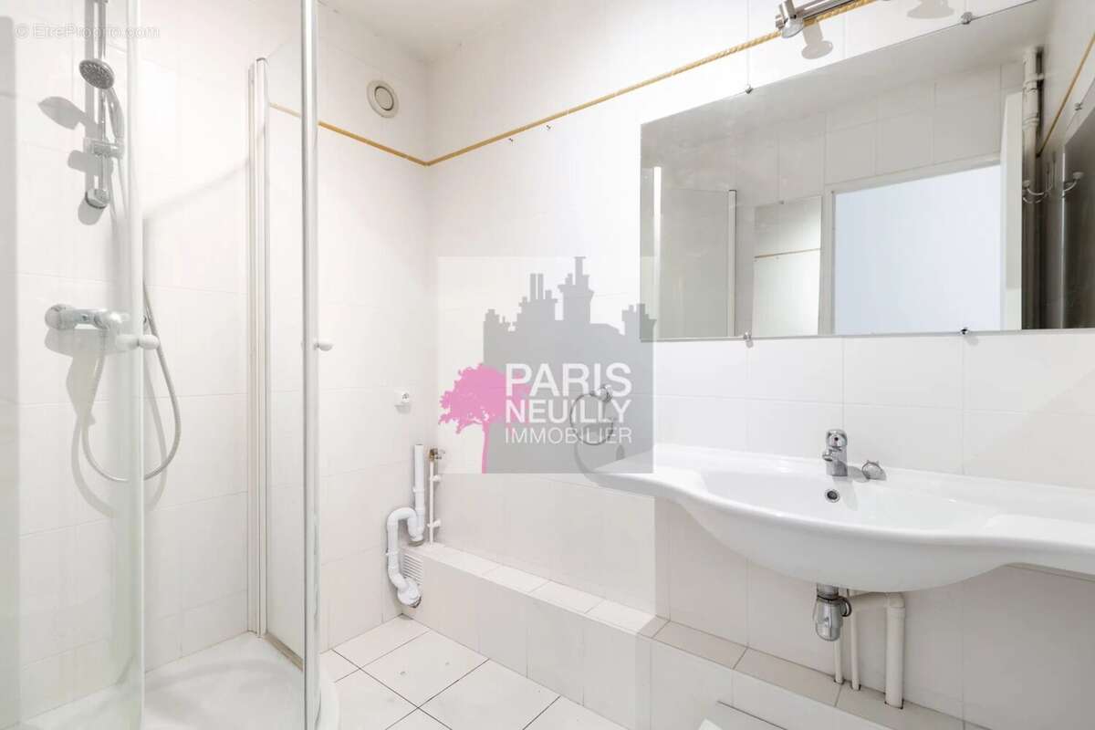 Appartement à COURBEVOIE