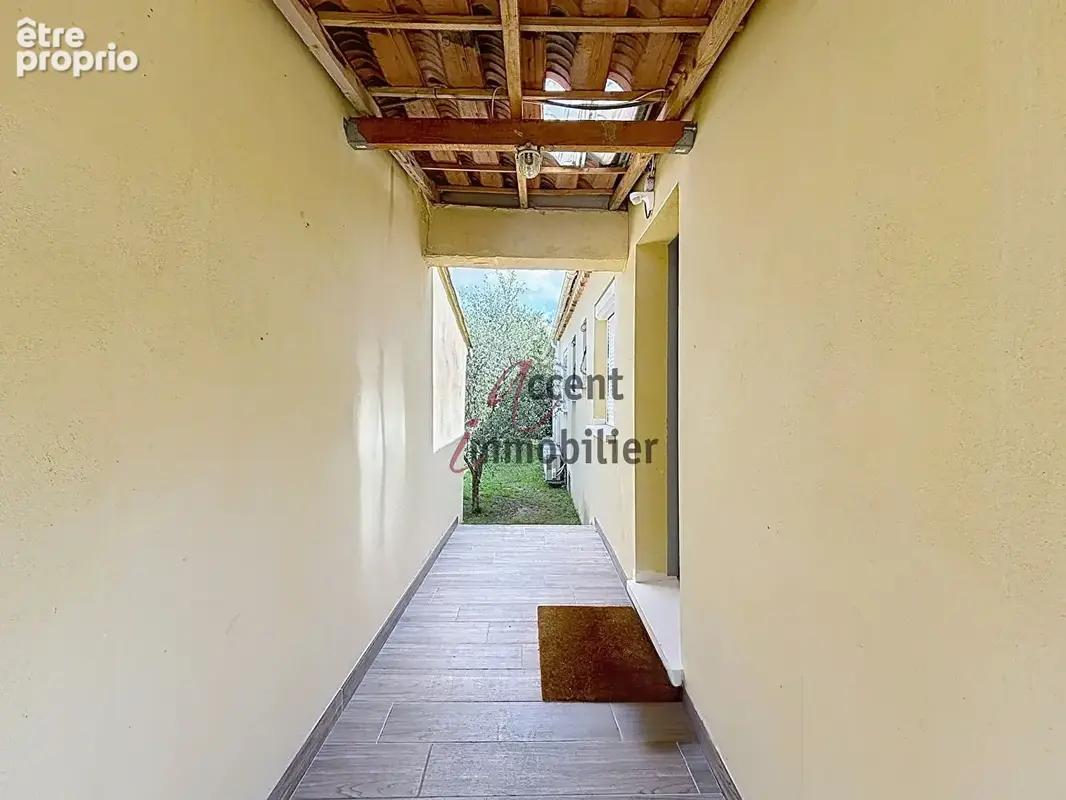Exclusivité : PLAN D'ORGON : Maison plain pied T6 120 m² sur 610 m² de terrain avec jardin et garage - photo 2
