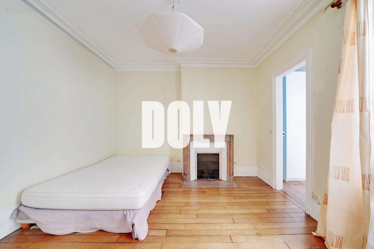 Appartement à PARIS-14E