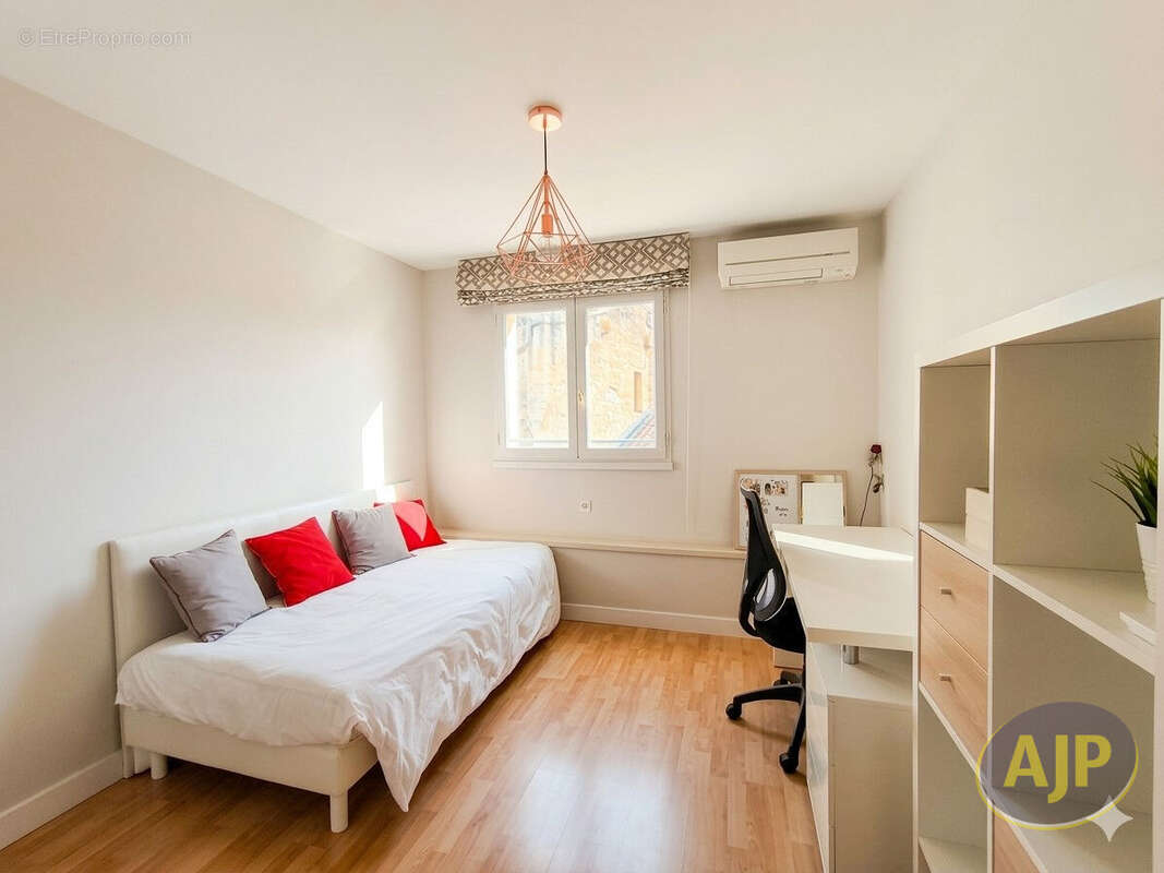 Maison à BLANQUEFORT