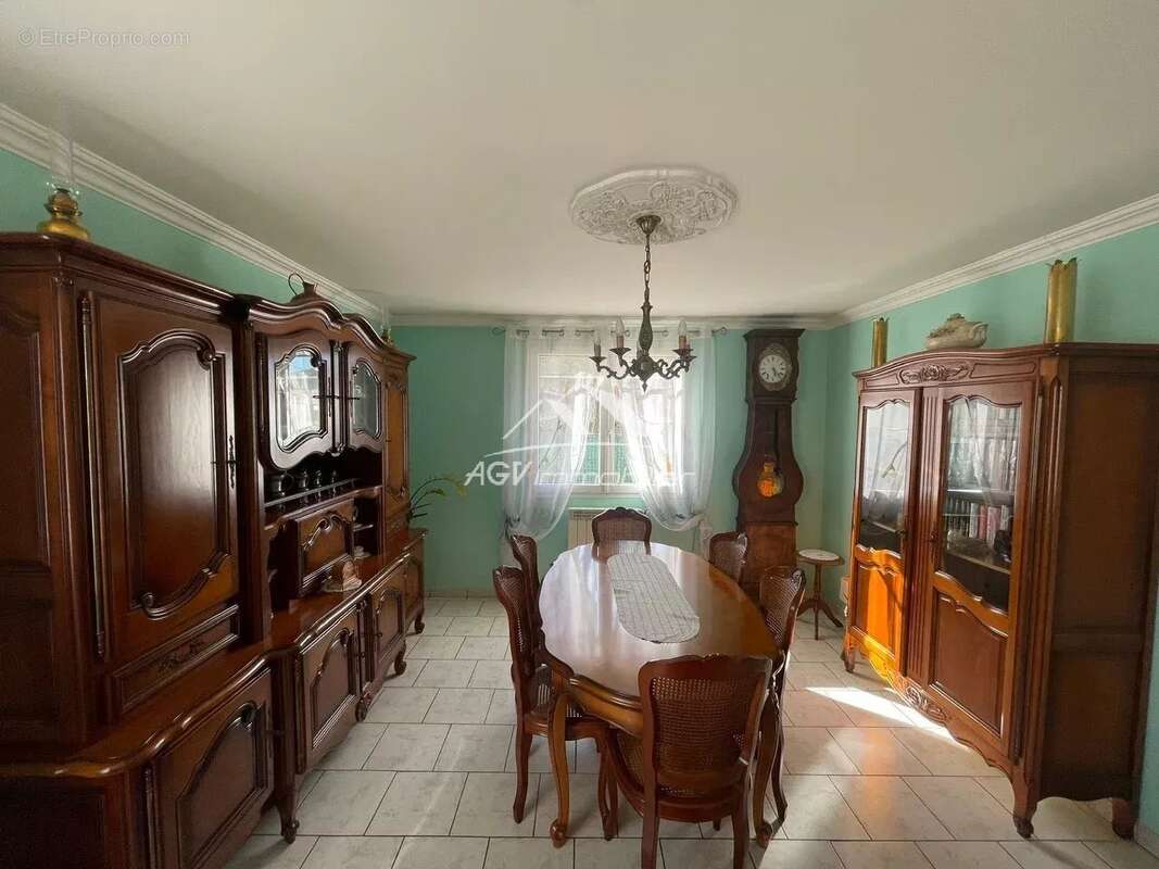 Maison à LES SALLES-DU-GARDON