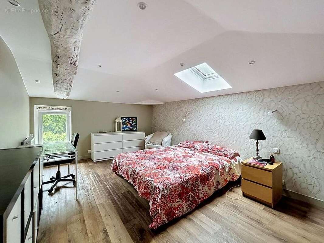Maison 207 m² à Sauveterre-De-Guyenne  - photo 6
