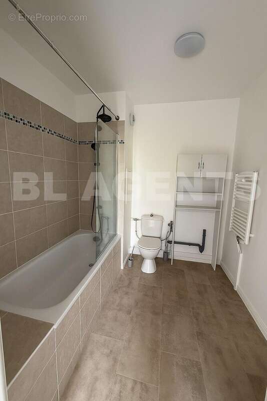 salle de bain tremblay - Appartement à TREMBLAY-EN-FRANCE